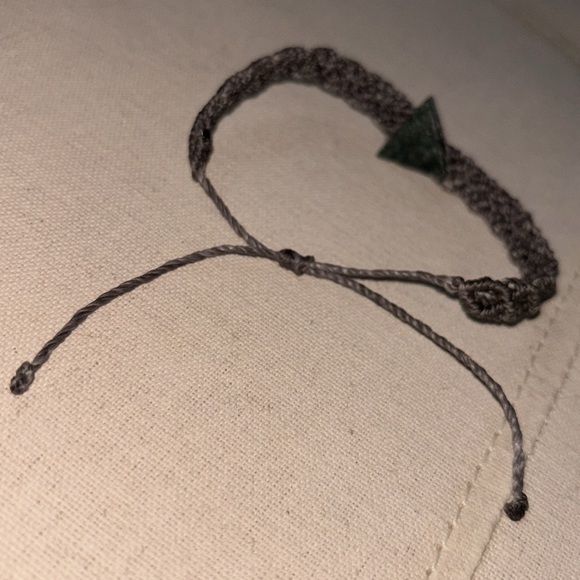 Handmade Triangle Jade Stone Macrame Adjustable Bracelet - Picture 4 of 8